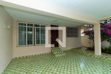 Casa à venda com 400m², 5 quartos e 2 vagas Casa à venda com 400m², 5 quartos e 2 vagasGaragem