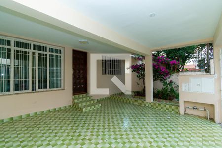 Casa à venda com 400m², 5 quartos e 2 vagas Casa à venda com 400m², 5 quartos e 2 vagasGaragem