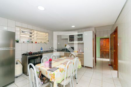 Casa à venda com 400m², 5 quartos e 2 vagas Casa à venda com 400m², 5 quartos e 2 vagasCozinha