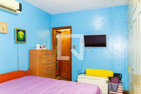 Casa à venda com 261m², 3 quartos e 1 vaga Casa à venda com 261m², 3 quartos e 1 vagaQuarto 2 - Suíte