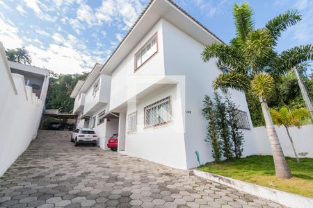 Fachada de apartamento para alugar com 1 quarto, 40m² em Itaguaçu, Florianópolis