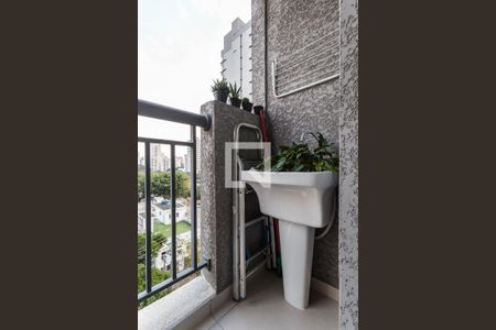 Studio para alugar com 27m², 1 quarto e sem vaga Studio para alugar com 27m², 1 quarto e sem vagaVaranda