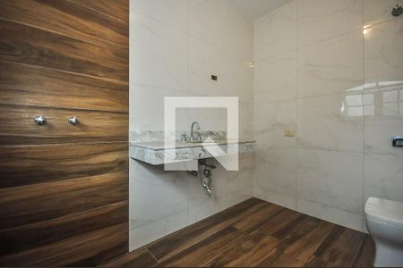 Casa à venda com 350m², 3 quartos e 6 vagasBanheiro Suíte 2