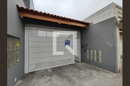 Fachada de casa para alugar com 2 quartos, 64m² em Vila Romanópolis, Ferraz de Vasconcelos
