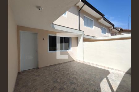 Casa para alugar com 65m², 2 quartos e 1 vagaQuintal