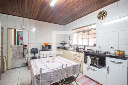 Casa à venda com 280m², 5 quartos e 3 vagas Casa à venda com 280m², 5 quartos e 3 vagasCozinha