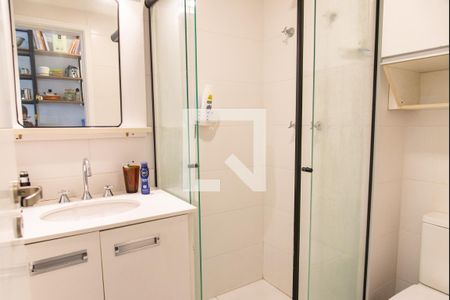 Banheiro de apartamento para alugar com 1 quarto, 27m² em Vila Mariana, São Paulo