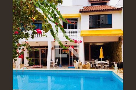 Casa à venda com 6 quartos, 379m² em Bosque da Saúde, São Paulo