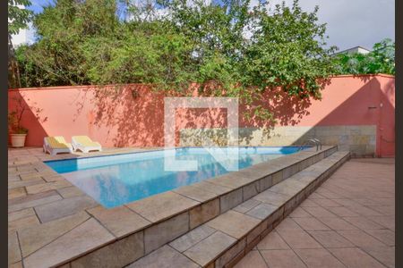 Casa à venda com 6 quartos, 379m² em Bosque da Saúde, São Paulo