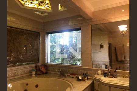 Casa à venda com 6 quartos, 379m² em Bosque da Saúde, São Paulo