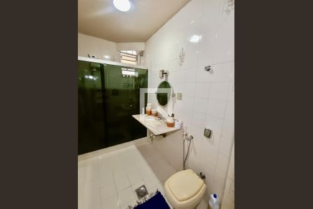 Apartamento à venda com 100m², 3 quartos e sem vagaBanheiro social