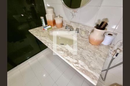 Apartamento à venda com 100m², 3 quartos e sem vagaBanheiro social