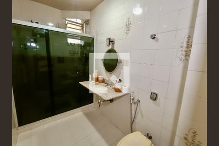 Apartamento à venda com 100m², 3 quartos e sem vagaBanheiro social