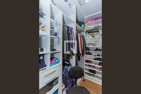 Casa à venda com 168m², 3 quartos e 4 vagasCloset suite