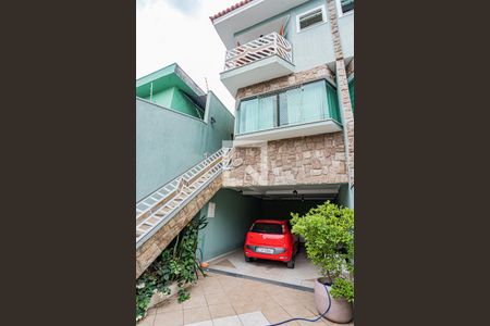 Casa à venda com 168m², 3 quartos e 4 vagasFachada interna