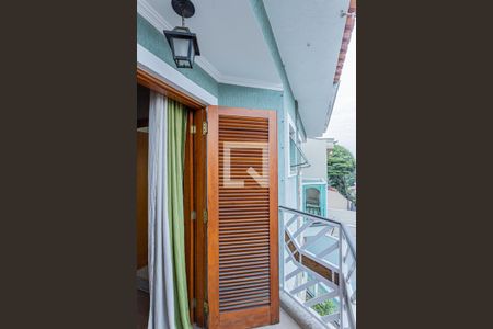 Casa à venda com 168m², 3 quartos e 4 vagasVaranda suite