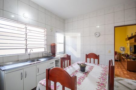 Casa à venda com 275m², 2 quartos e 1 vagaCozinha