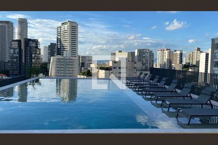 Studio à venda com 31m², 1 quarto e sem vaga Studio à venda com 31m², 1 quarto e sem vagaÁrea comum - Piscina