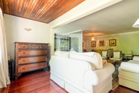 Casa à venda com 482m², 6 quartos e 5 vagas