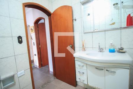 Casa à venda com 258m², 4 quartos e 4 vagasBanheiro 2
