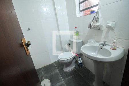 Casa à venda com 258m², 4 quartos e 4 vagasBanheiro de Serviço