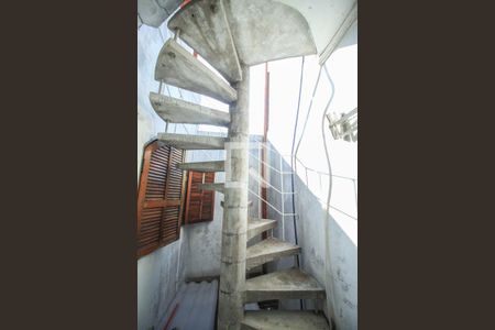 Casa à venda com 258m², 4 quartos e 4 vagasEscada