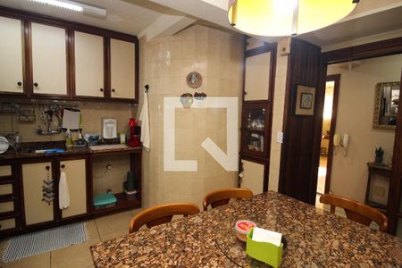 Apartamento à venda com 330m², 4 quartos e 2 vagasCozinha