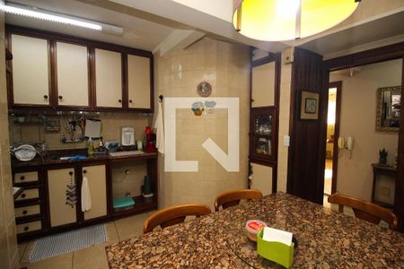 Apartamento à venda com 330m², 4 quartos e 2 vagasCozinha