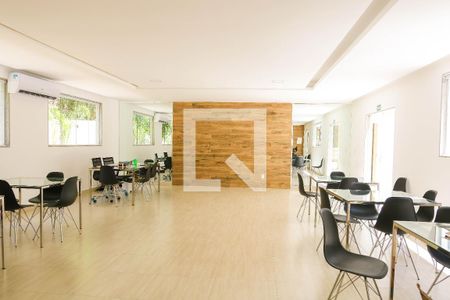 Apartamento para alugar com 48m², 2 quartos e 1 vagaÁrea comum - Salão de festas