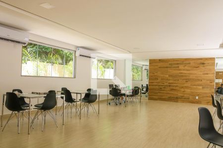 Apartamento para alugar com 48m², 2 quartos e 1 vagaÁrea comum - Salão de festas