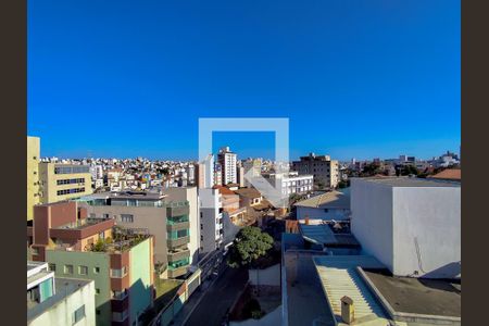 Apartamento à venda com 177m², 4 quartos e 3 vagas Apartamento à venda com 177m², 4 quartos e 3 vagasVista