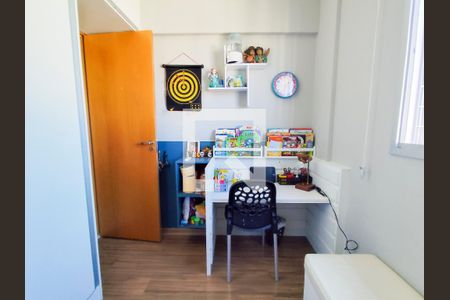 Apartamento à venda com 177m², 4 quartos e 3 vagas Apartamento à venda com 177m², 4 quartos e 3 vagasQuarto 2