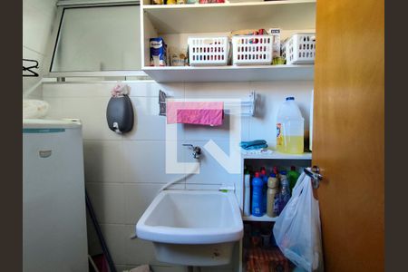 Apartamento à venda com 177m², 4 quartos e 3 vagas Apartamento à venda com 177m², 4 quartos e 3 vagasÁrea de serviço