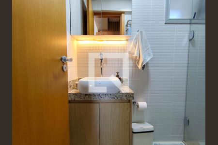 Apartamento à venda com 177m², 4 quartos e 3 vagas Apartamento à venda com 177m², 4 quartos e 3 vagasBanheiro social