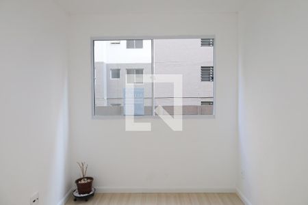 Apartamento para alugar com 49m², 2 quartos e sem vagaPlaca instalada na janela do apartamento - 1º andar