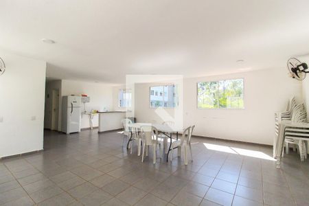 Apartamento para alugar com 49m², 2 quartos e sem vaga Apartamento para alugar com 49m², 2 quartos e sem vagaÁrea comum - Salão de festas 2