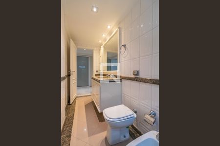 Apartamento à venda com 284m², 4 quartos e 4 vagasBanheiro Social