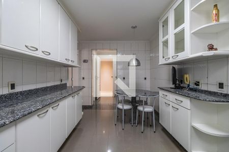 Apartamento à venda com 284m², 4 quartos e 4 vagasCozinha