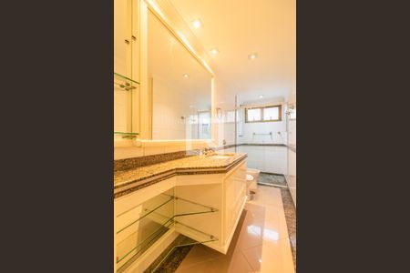 Apartamento à venda com 284m², 4 quartos e 4 vagasBanheiro Social