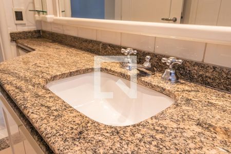 Apartamento à venda com 284m², 4 quartos e 4 vagasBanheiro Social