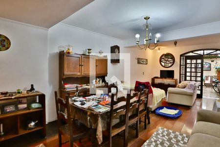 Casa para alugar com 180m², 4 quartos e 1 vagaSala