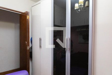 Casa à venda com 230m², 4 quartos e 2 vagas Casa à venda com 230m², 4 quartos e 2 vagasQuarto 2