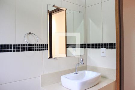 Casa para alugar com 239m², 3 quartos e 4 vagasBanheiro 3