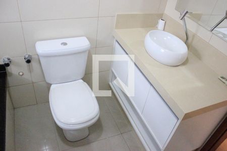 Casa para alugar com 239m², 3 quartos e 4 vagasBanheiro da suíte