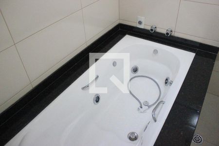 Casa para alugar com 239m², 3 quartos e 4 vagasBanheiro da suíte