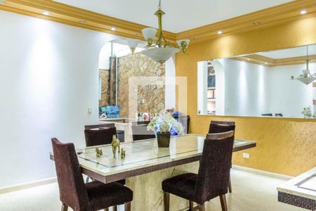 Casa à venda com 256m², 3 quartos e 1 vaga