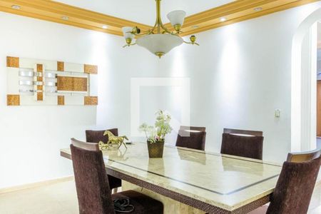 Casa à venda com 256m², 3 quartos e 1 vaga