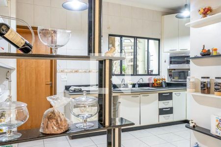 Casa à venda com 256m², 3 quartos e 1 vaga