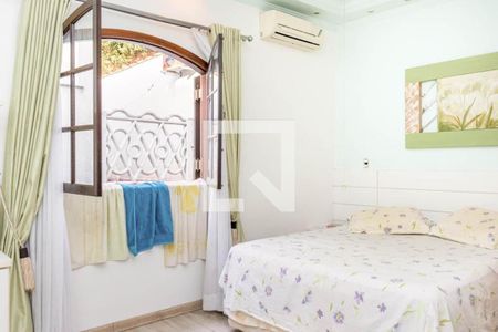 Casa à venda com 256m², 3 quartos e 1 vaga