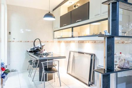 Casa à venda com 256m², 3 quartos e 1 vaga